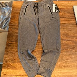 NWT mens joggers. Size medium.